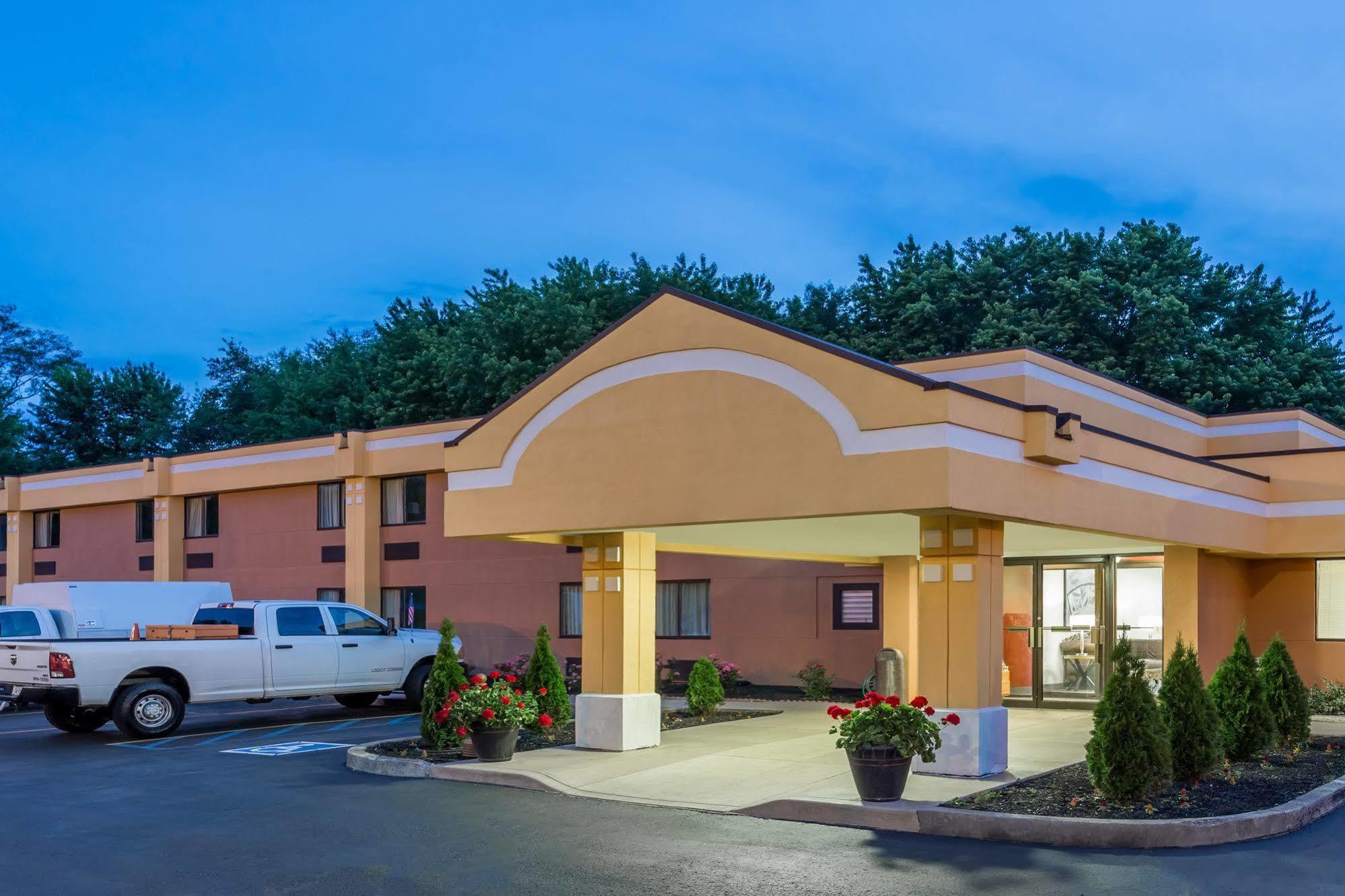 ซูเปอร์ 8 บาย วินด์แฮม โลแกนสปอร์ต Motel Logansport ภายนอก รูปภาพ